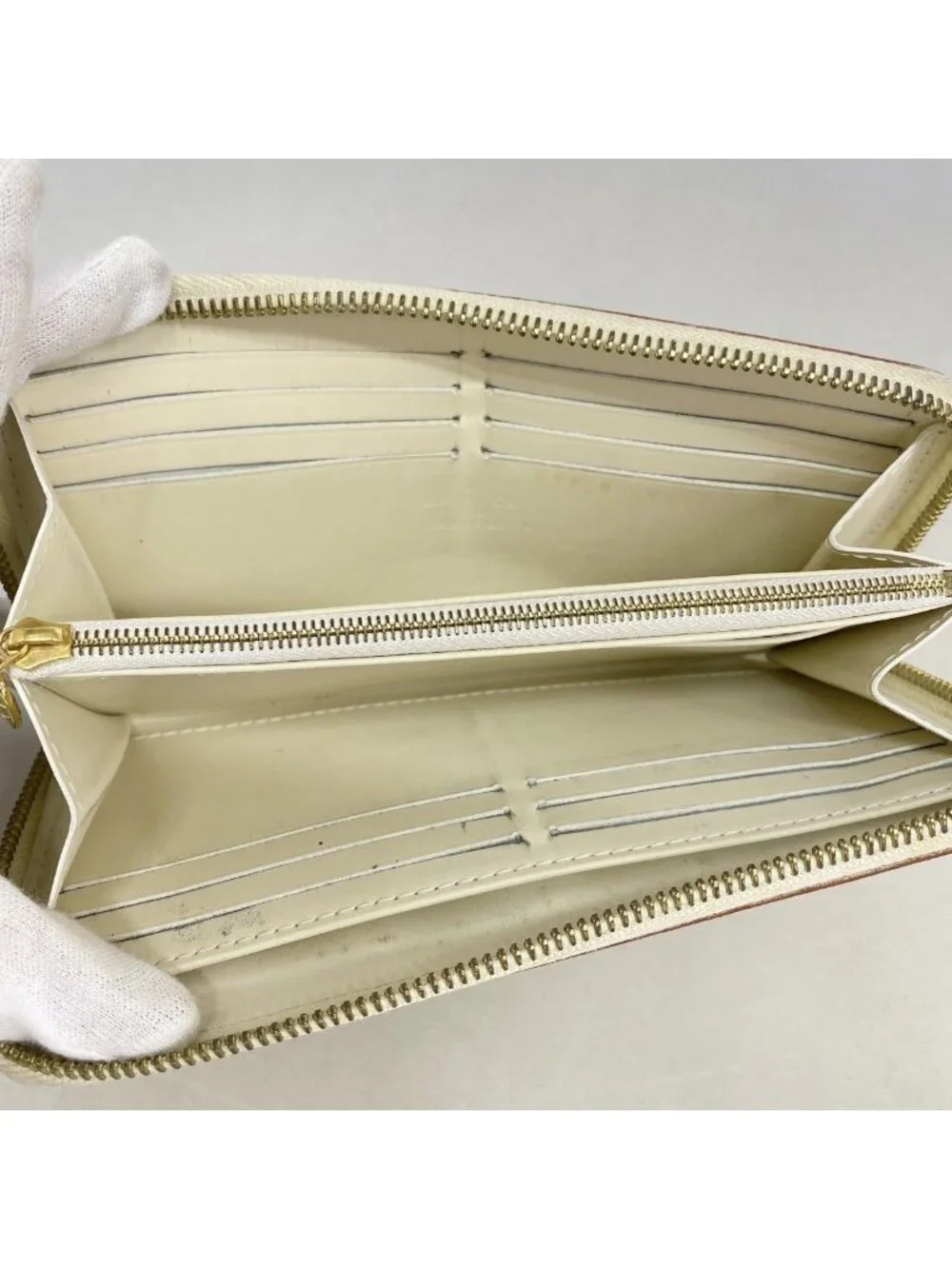 Louis Vuitton Wallet Suhali Zippy Blanc